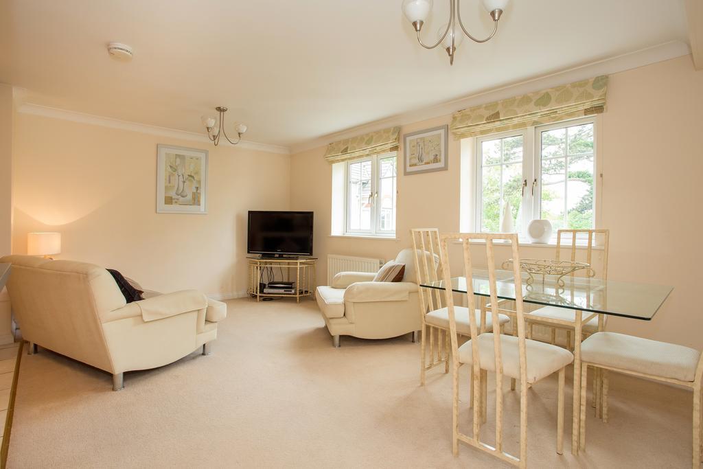 Basingstoke Apartments - Westlands House, City Centre, Home-From-Home Zewnętrze zdjęcie